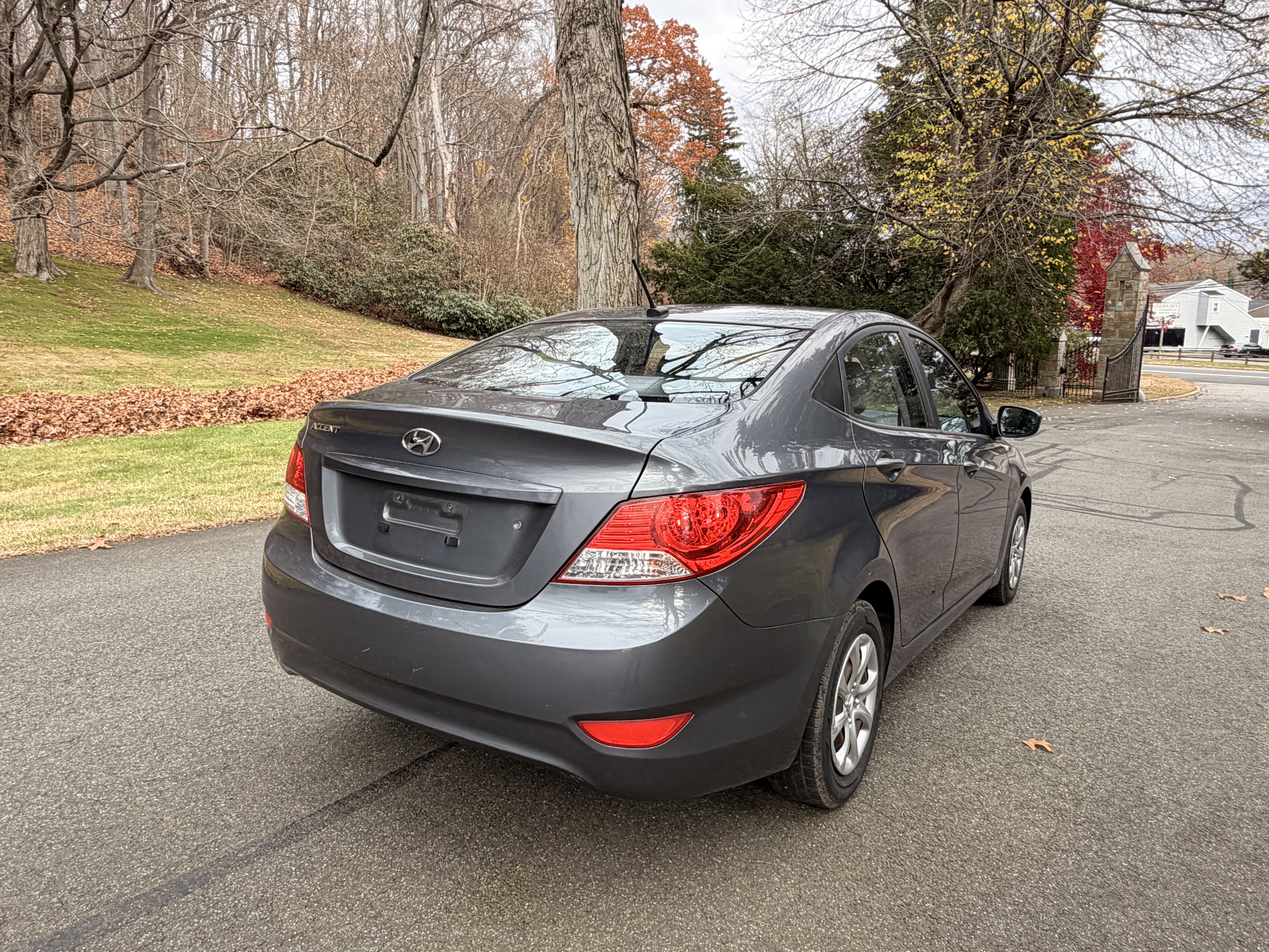 2013 Hyundai Accent GLS FWD - Clean, Maintained and Reliable 4D Sedan — photo 11